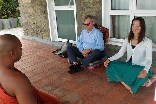 Meet with a Buddhist Monk - Bandarawela Monastery
